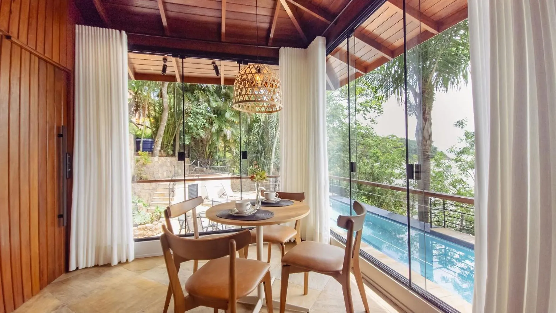 Bangalo Pe Na Areia Com Piscina Mk5729 Apartment Florianopolis Brazil