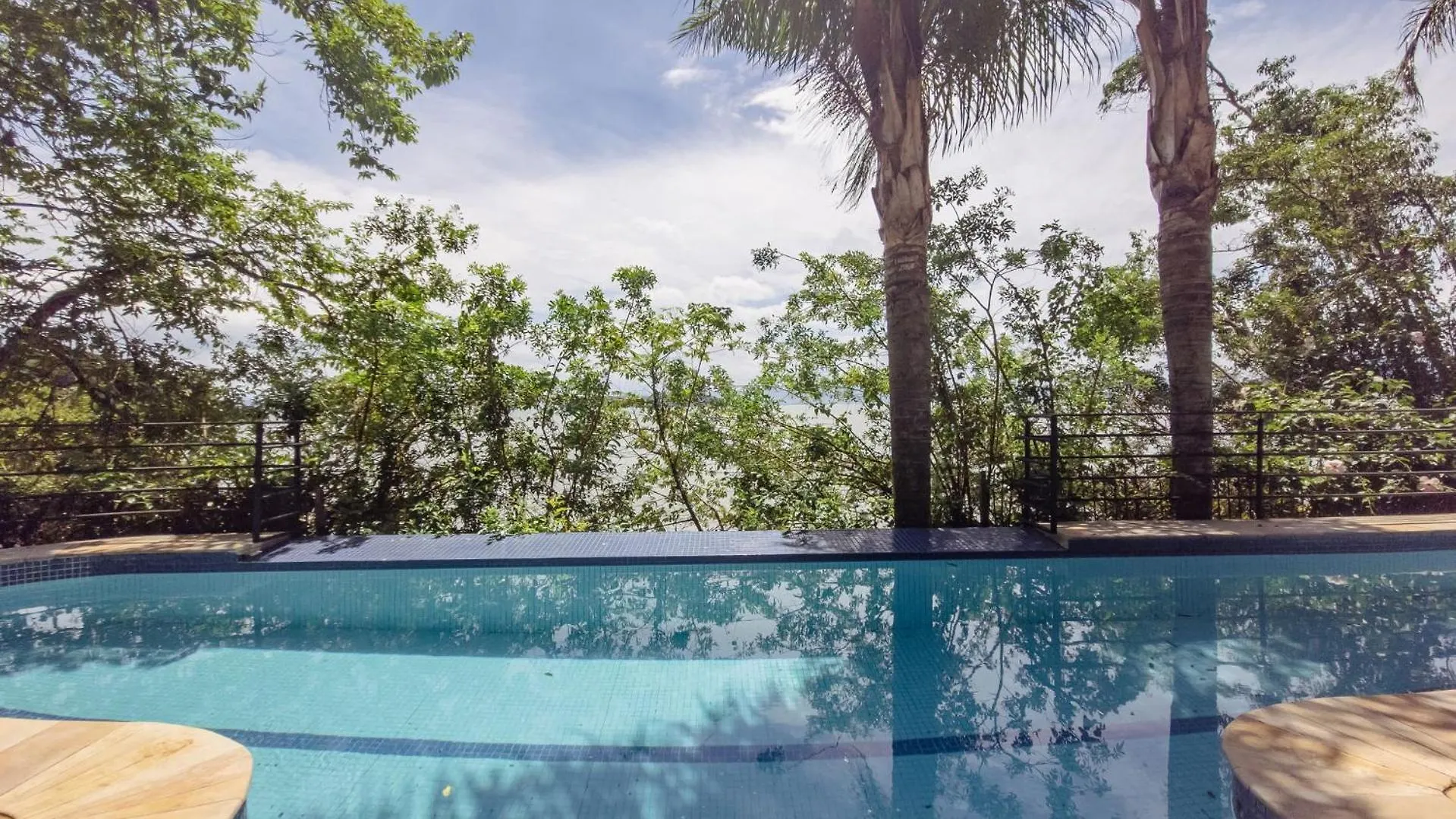 Bangalo Pe Na Areia Com Piscina Mk5729 Apartment Florianopolis 0*,